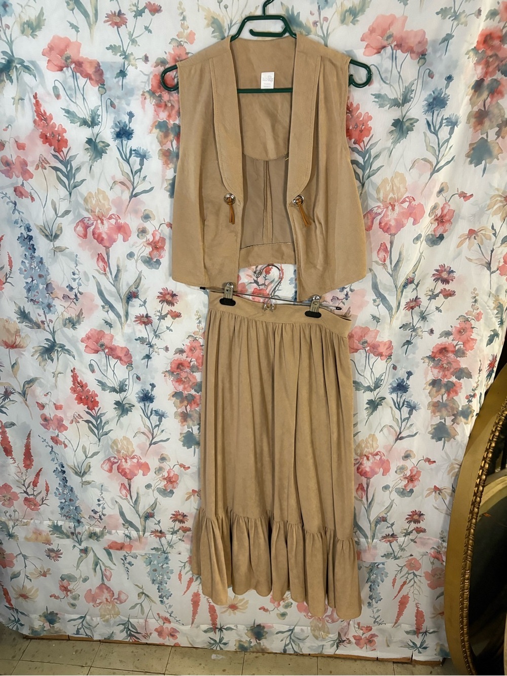 Vintage Beige Two-Piece Suede-Look Vest & Skirt Set - Picture 2 of 12